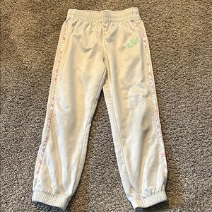 Nike Gray Sweatpants Jogger Style